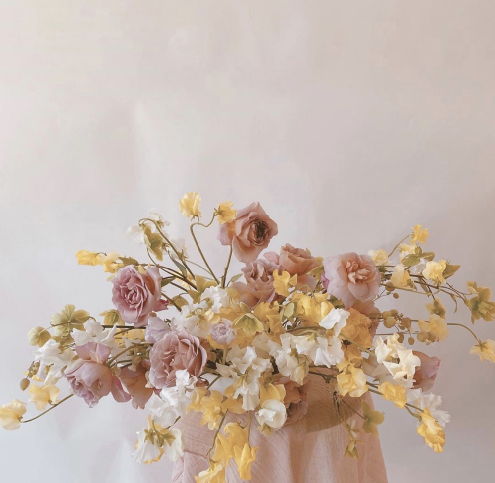 Tips for picking your wedding florals by Hilary Kao Photo. This blog post includes wedding details, bridal fashion, wedding tips, bridal portraits. Book your Los Angeles wedding and browse the blog for more inspiration #photography #weddingplanning #weddingtips #weddingphotography #LosAngelesphotographer
